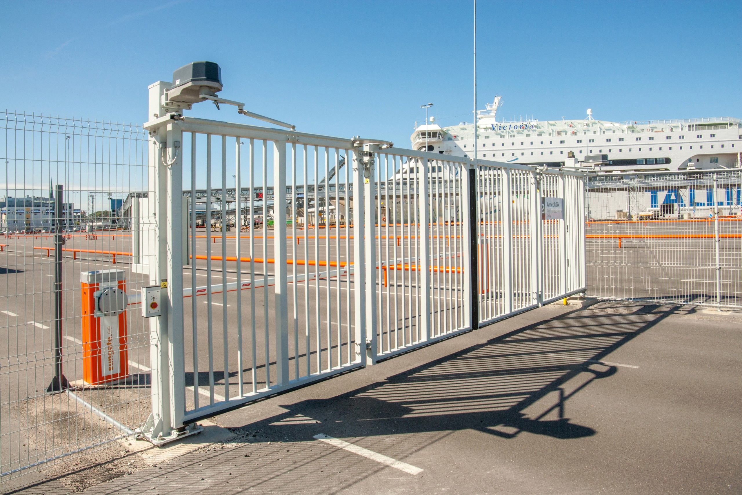 25 de porți V-KING în portul Tallinn, Estonia